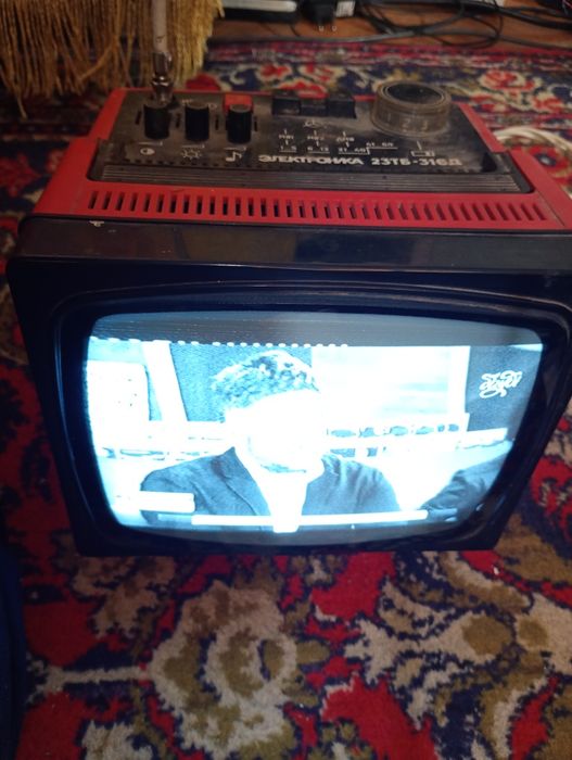 Телевізор переносний Электроника 23ТБ-316Д робочий