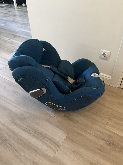 Дитяче автокрісло 360° Cybex Sirona Z i-Size (0–18 кг) з базою baze z