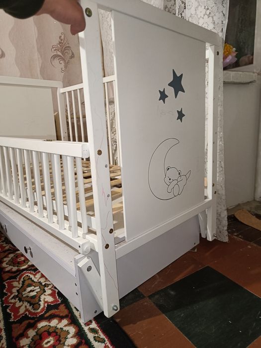 Продам детскую кроватку