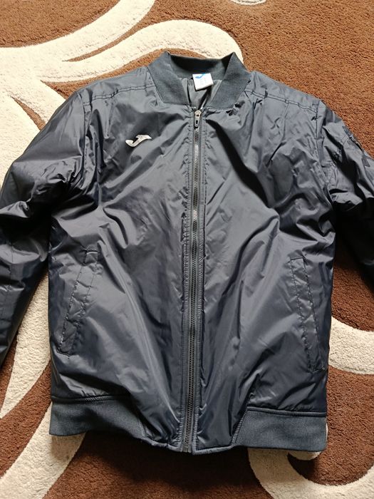 Продам бомбер Joma.