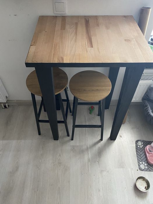 Stolik kraft + 2 hokery