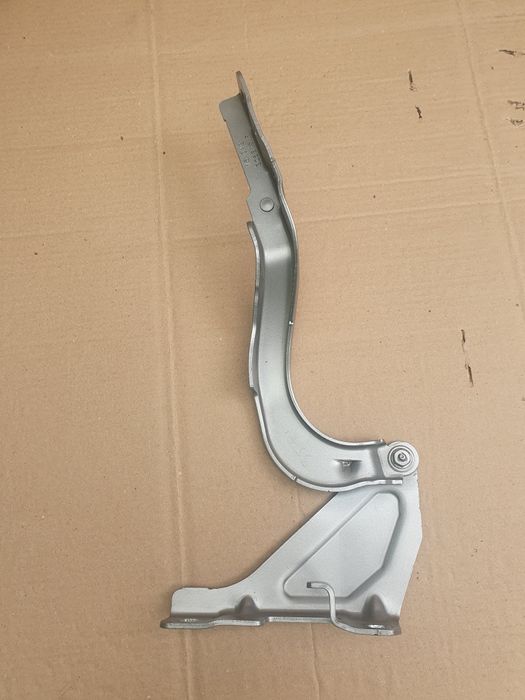 Петля капота для Jeep Cheeroki kl  правая