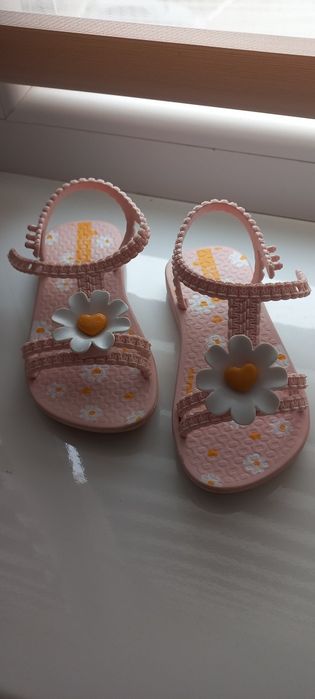 Гумові босоніжки для дівчинки