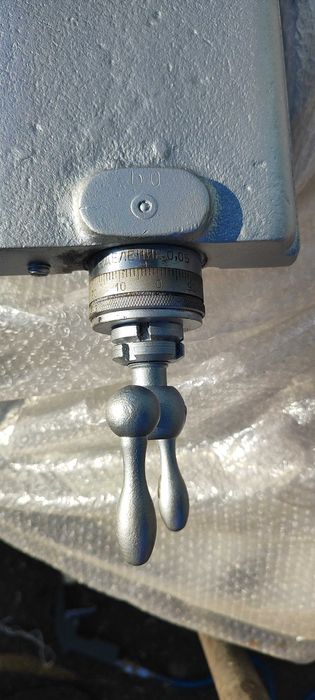 поворотный стол и резцидержка