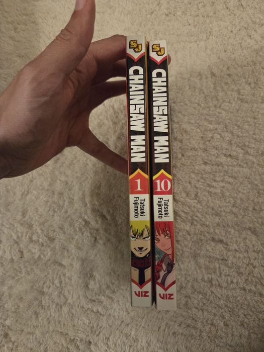 Mangas em inglês- Chainsaw Man vol 1 e 10