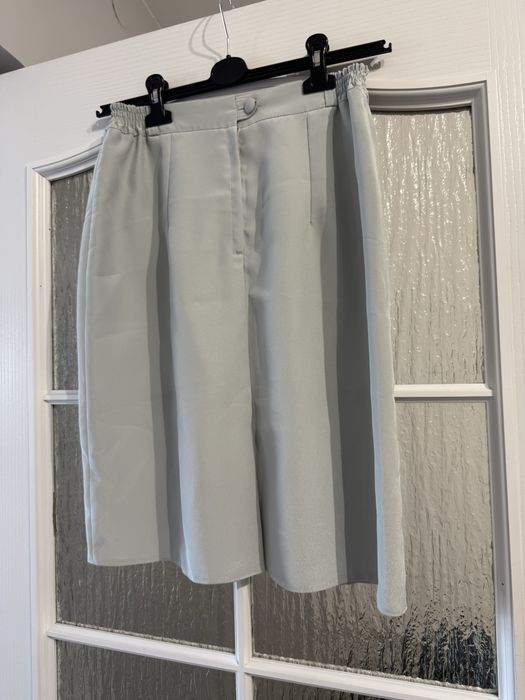 Elegancka spódnica w kolorze miętowym