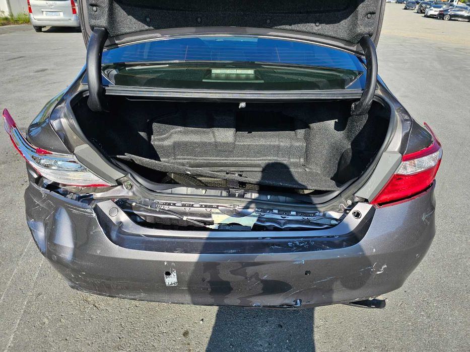 2017 Toyota New Camry Hybrid LE незначні пошкодження