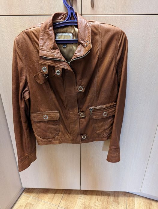 Кожаная куртка женская короткая