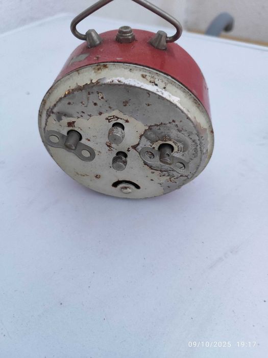 Vendo relógio despertador antigo