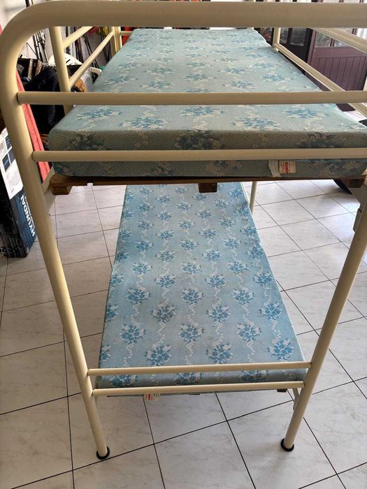 Beliche de dois andares