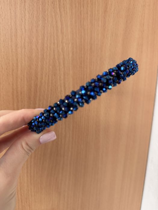 Обруч з камінцями.