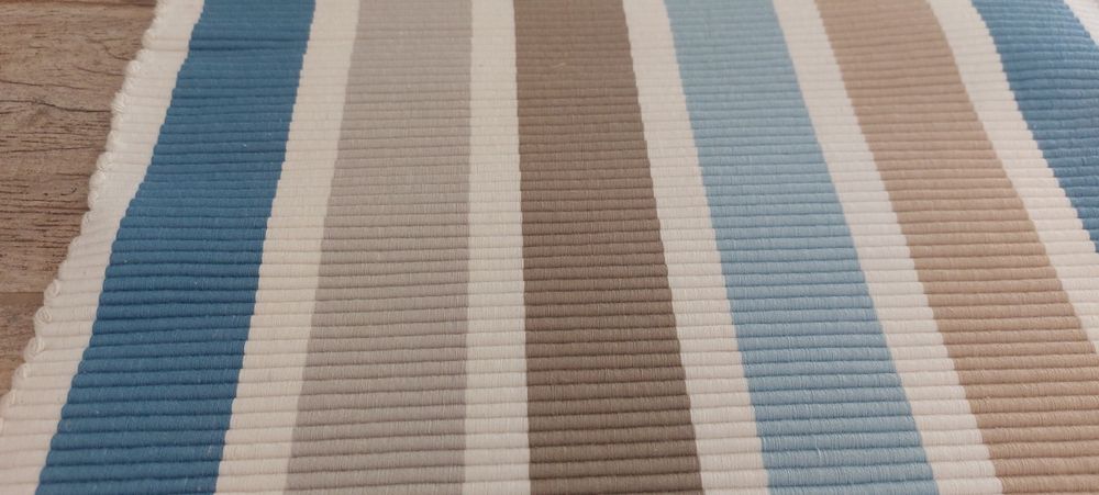 Nowy dywanik w paski 150x77