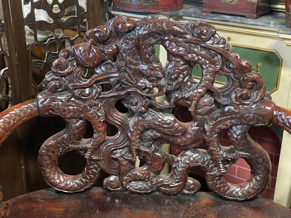 Banco chines com dragao