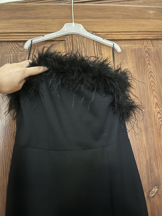 Czarna sukienka wieczorowa