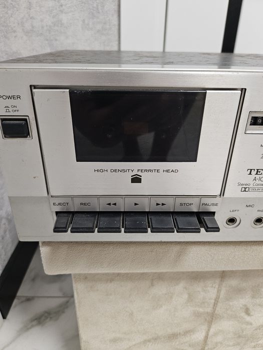 Аудіомагнітофон TEAC A-107