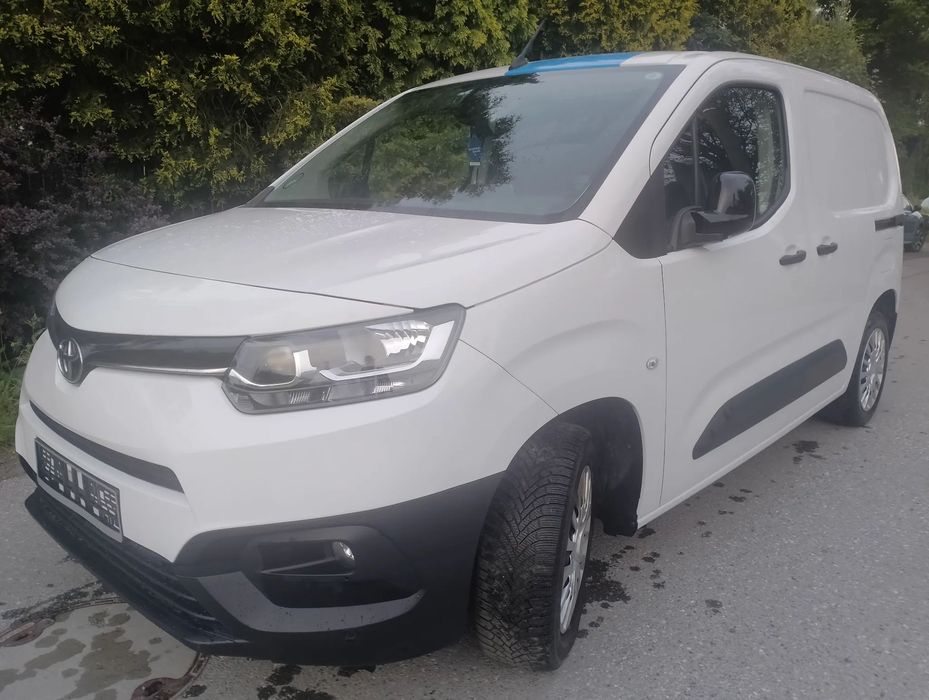 Toyota Proace city  Toyota dostawcza kamery 360° podwójne boczne drzwi