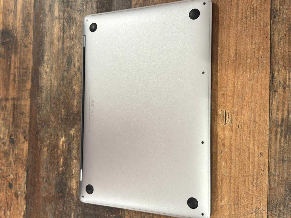 MacBook Pro 13” i5 8GB 256GB