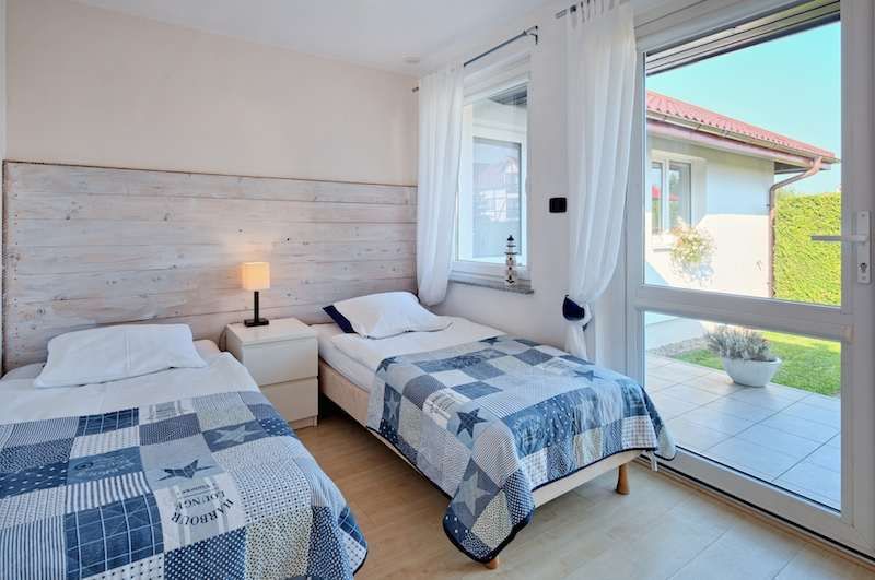 WAKACJE w ROWACH DOMKI , Cena od 220zł za dobę, nad  morzem ,Wakacj