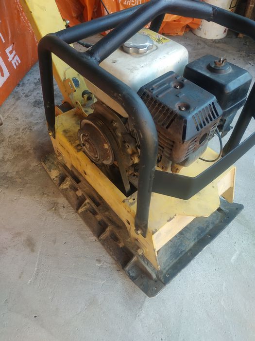 Продам віброплиту бензинову