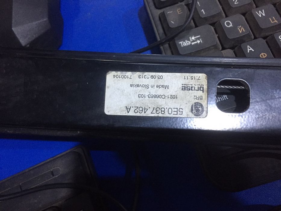 Ауди А3 электродвигатель с рамкой в зборе стеклоподьемника передний пр