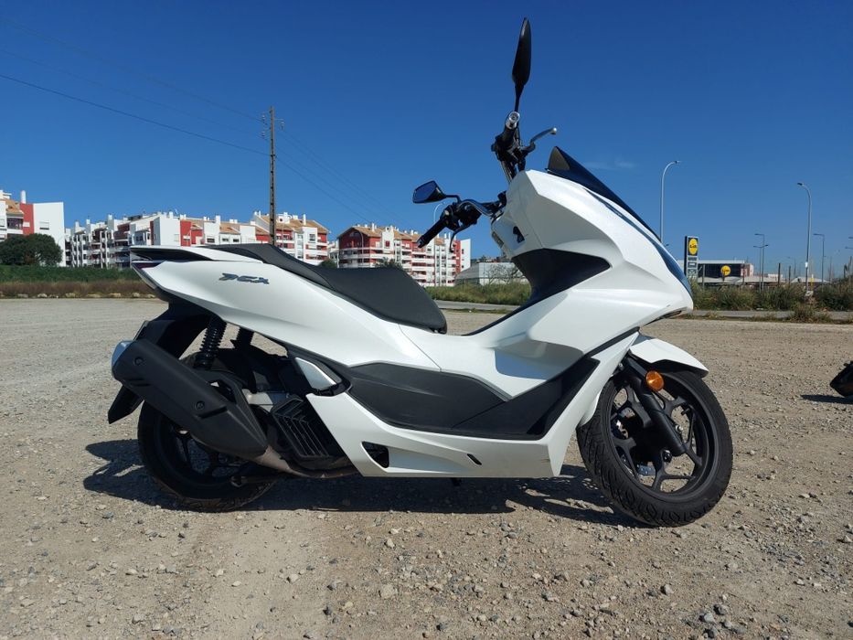 Aluguel/Rent Honda PCX 125 e Yamaha Nmax 65€