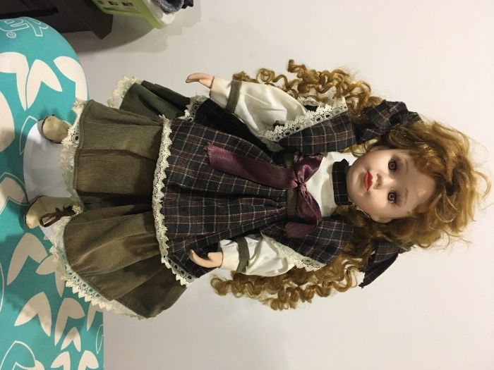 Bonecas de porcelana grandes novas a 7€ cada