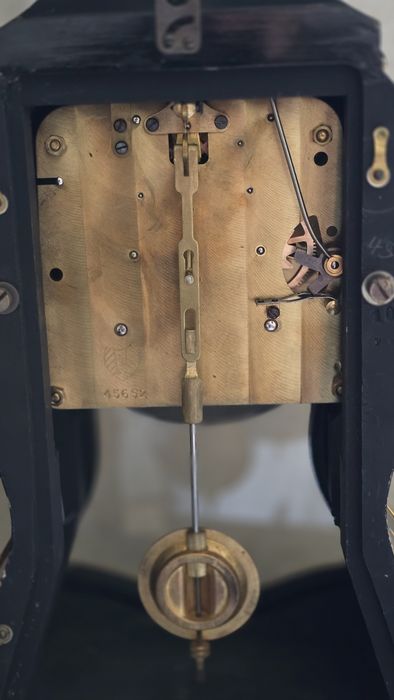 Настольные, настенные часы Zenith  и Le  Castel - Neuchâtel