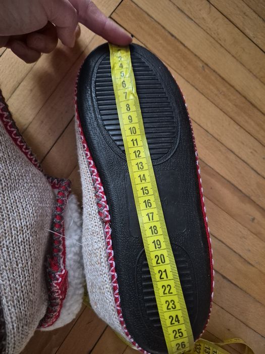 Хутряні тапочки, капці, чуні