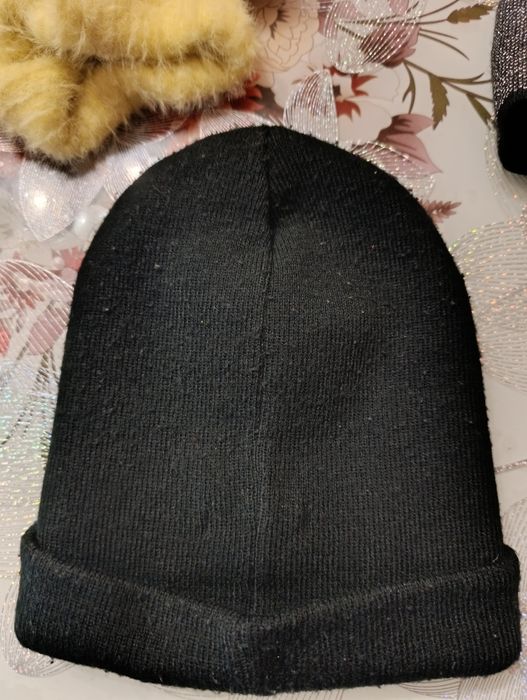 Женские шапки. .
