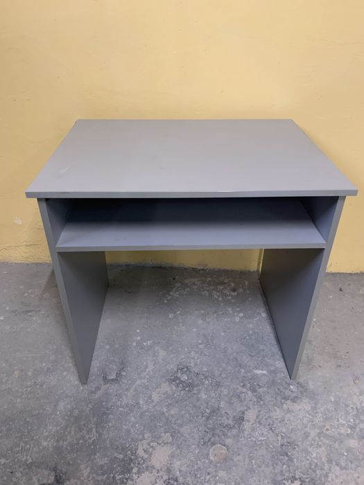 Распродажа Офисная мебель тумбы столы шкафы Стелажи Кресла