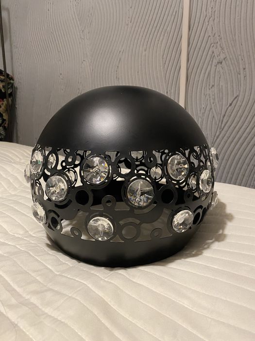 Nowa czarna wiszaca lampa