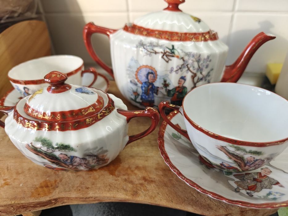 Japoński porcelanowy serwis kawowy