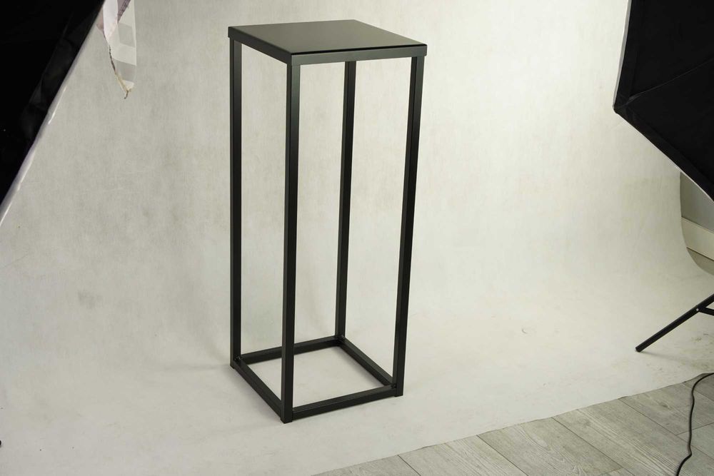 Metalowy kwietnik spawany LOFT pod masywną duzą donice roślinę kwiaty