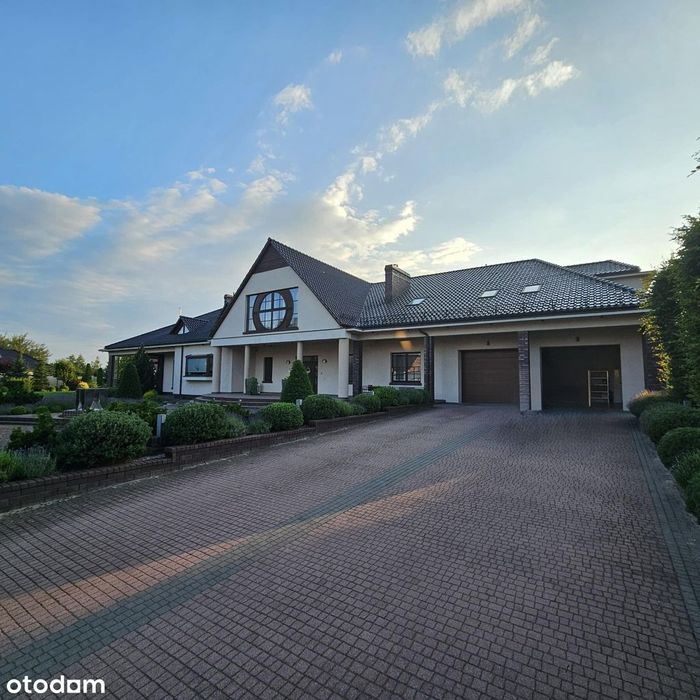 Sprzedam dom z basenem