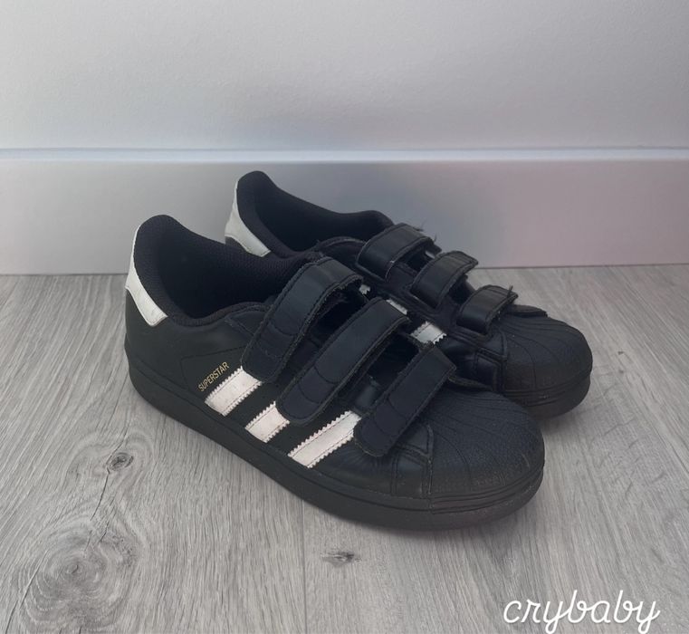 czarne buty adidas superstar na rzepy.