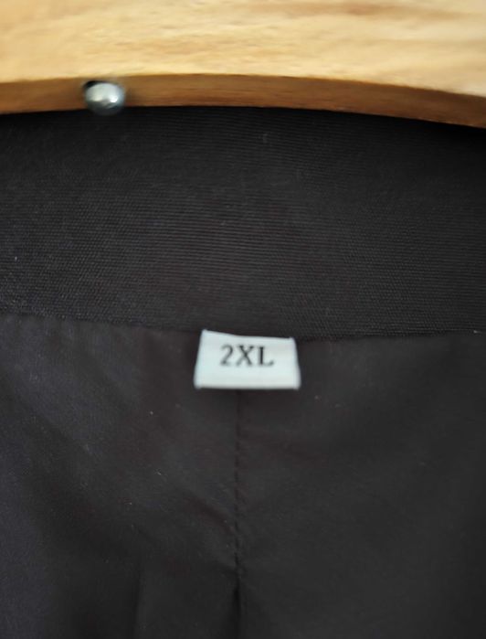 Czarna marynarka oversize