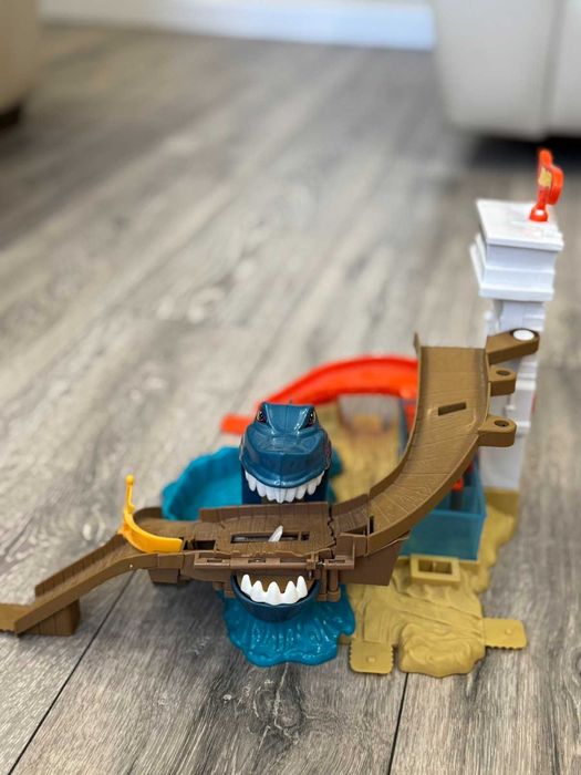 Ігровий набір Hot Wheels Атака акули