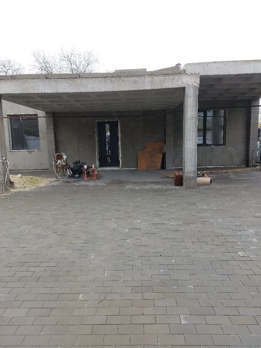 Продам новобудову на Комарова