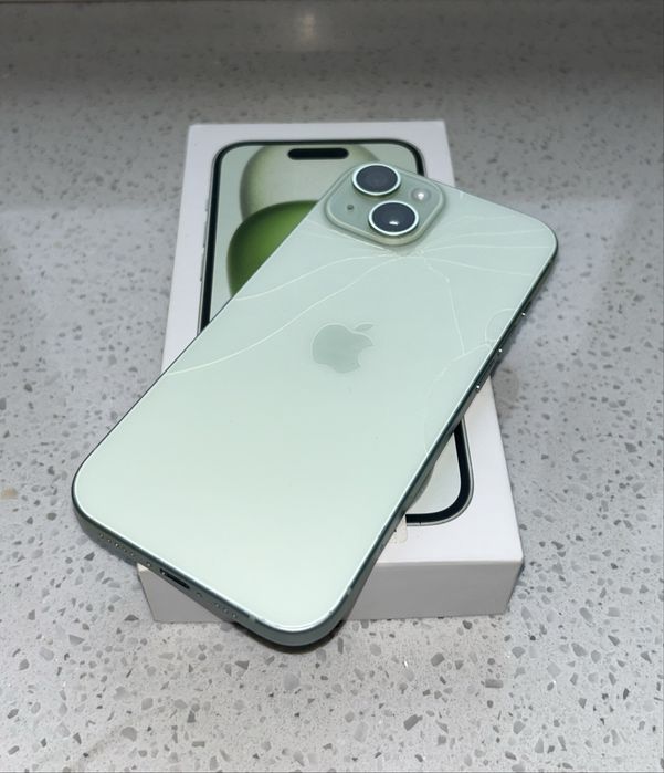 IPhone 15 Pistacjowy / 128 GB / 92% Kondycji baterii / GRATISY