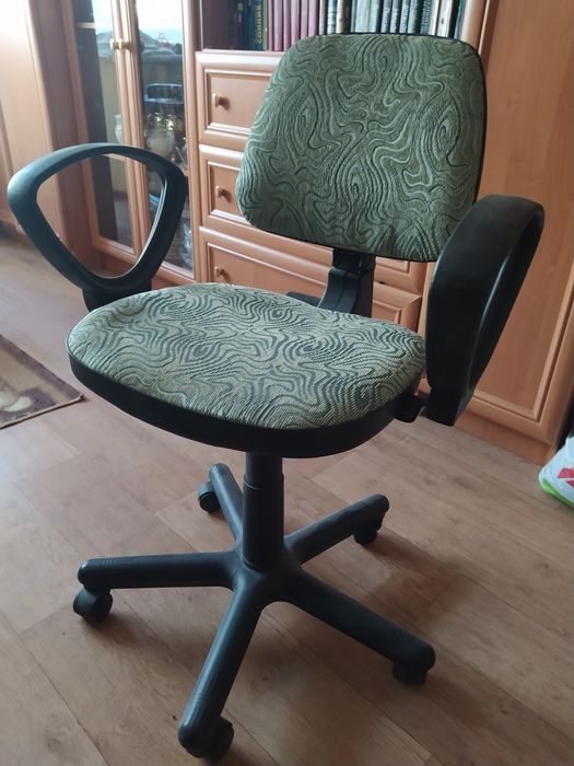 Продам компьютерное кресло