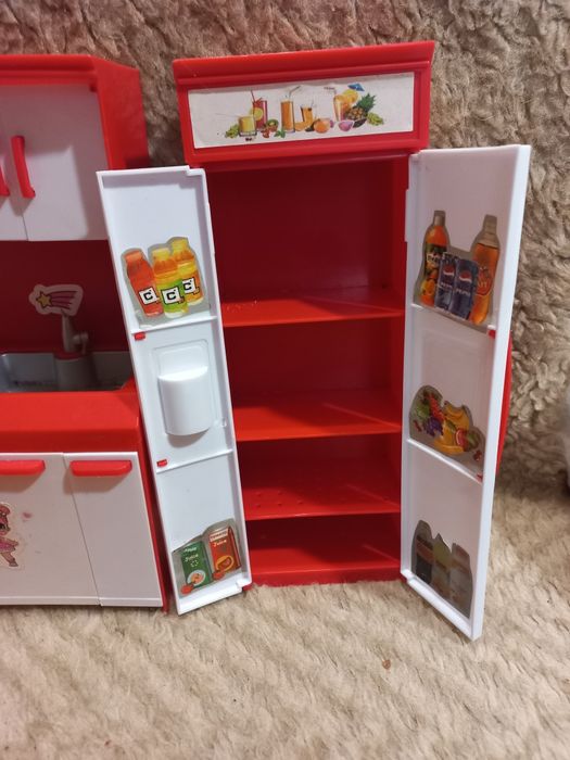 Кухня, холодильник, продукты, посуда+ сумка