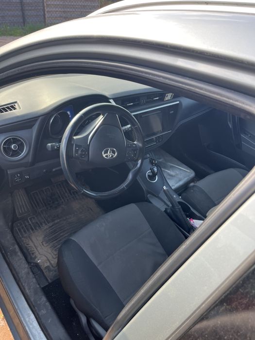 Toyota auris 1.8 hybryda lift