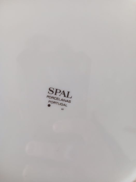Comedouro de animais SPAL porcelanas Portugal, meses do ano