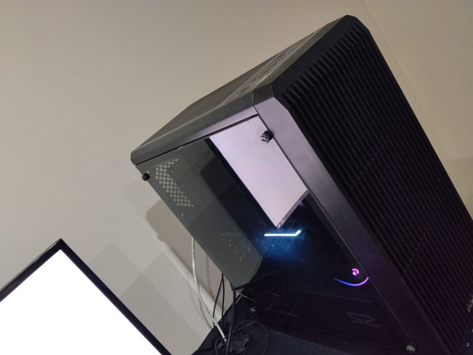 Komputer gamingowy (rtx 4070, ryzen 9 5900x, 32gb ram)