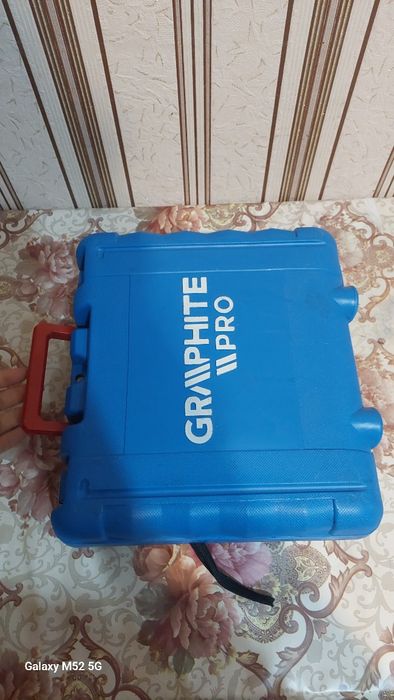 Шруповерт Graphite Pro 59GP402 Польща