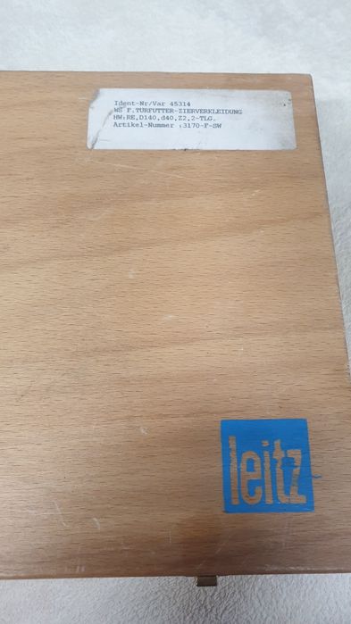 Głowice do ościeżnic z regulowaną opaską