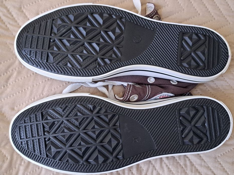 ButTrampki CONVERSE nr 41 , prawie jak nowe .