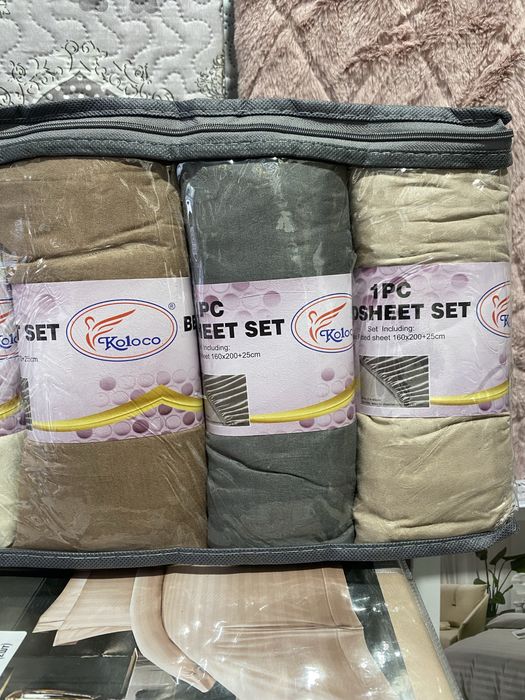 Однотонні трикотажні набори простинь повністю на резинці, фірми Koloco