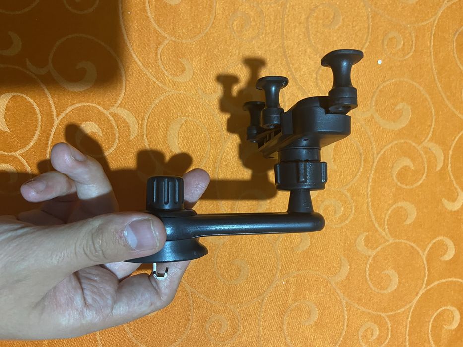 Suporte  de telemóvel para carro cor pteto ( Portes gratis)