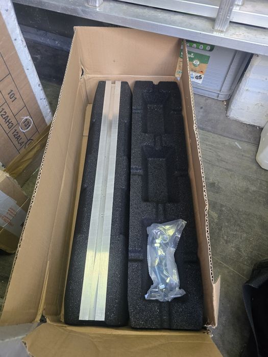 Podstawa / wspornik amortyzujący agregat klimatyzacji/pompy ciepła